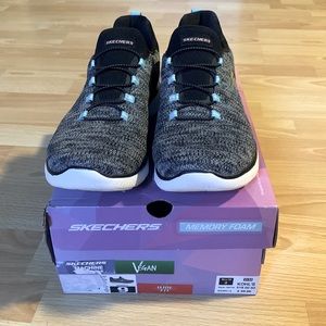 Skechers Sneakers Size 9